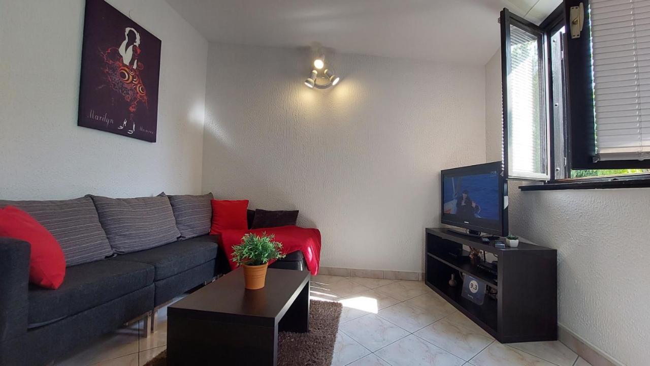 Apartment Cervar Porec Exterior photo